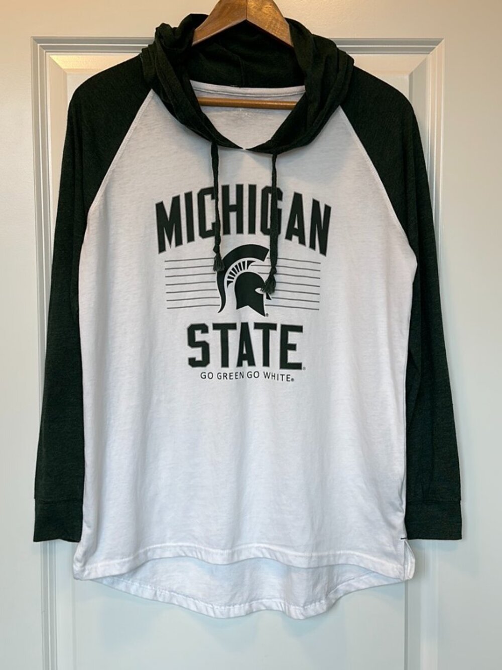 Michigan State Hooded Shirt sz M Spartans Long Sleeve Women’s Green Football